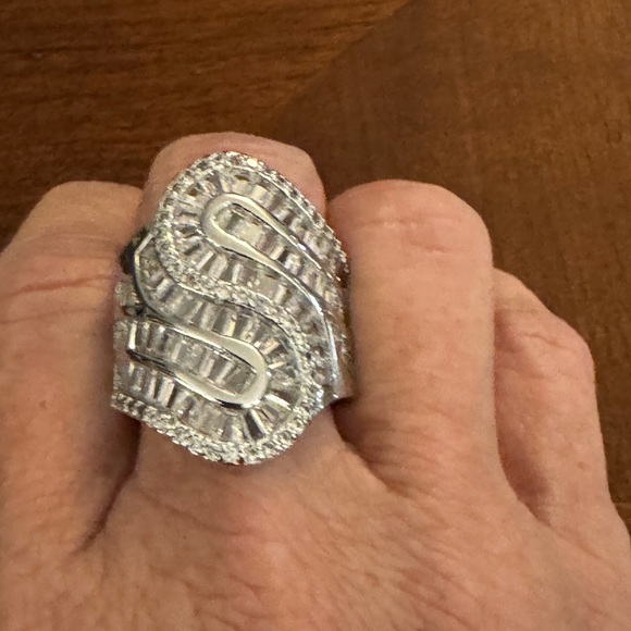 Glamorous, Bling, Cubic Zirconia, Statement Ring, Sz 8 - Picture 4 of 5